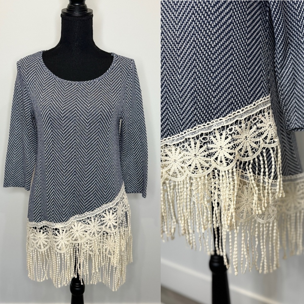 Alya Blue and White Bottom Fringe 3/4 Sleeve Top (L)